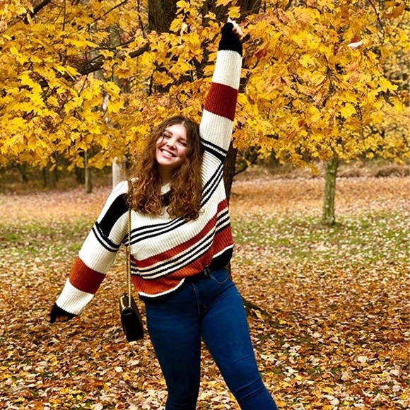 ZESICA Sweater - Picture 2 of 2